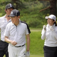 Prime Minister Fumio Kishida enjoys playing golf in Tsukubamirai, Ibaraki Prefecture, on Tuesday. | KYODO