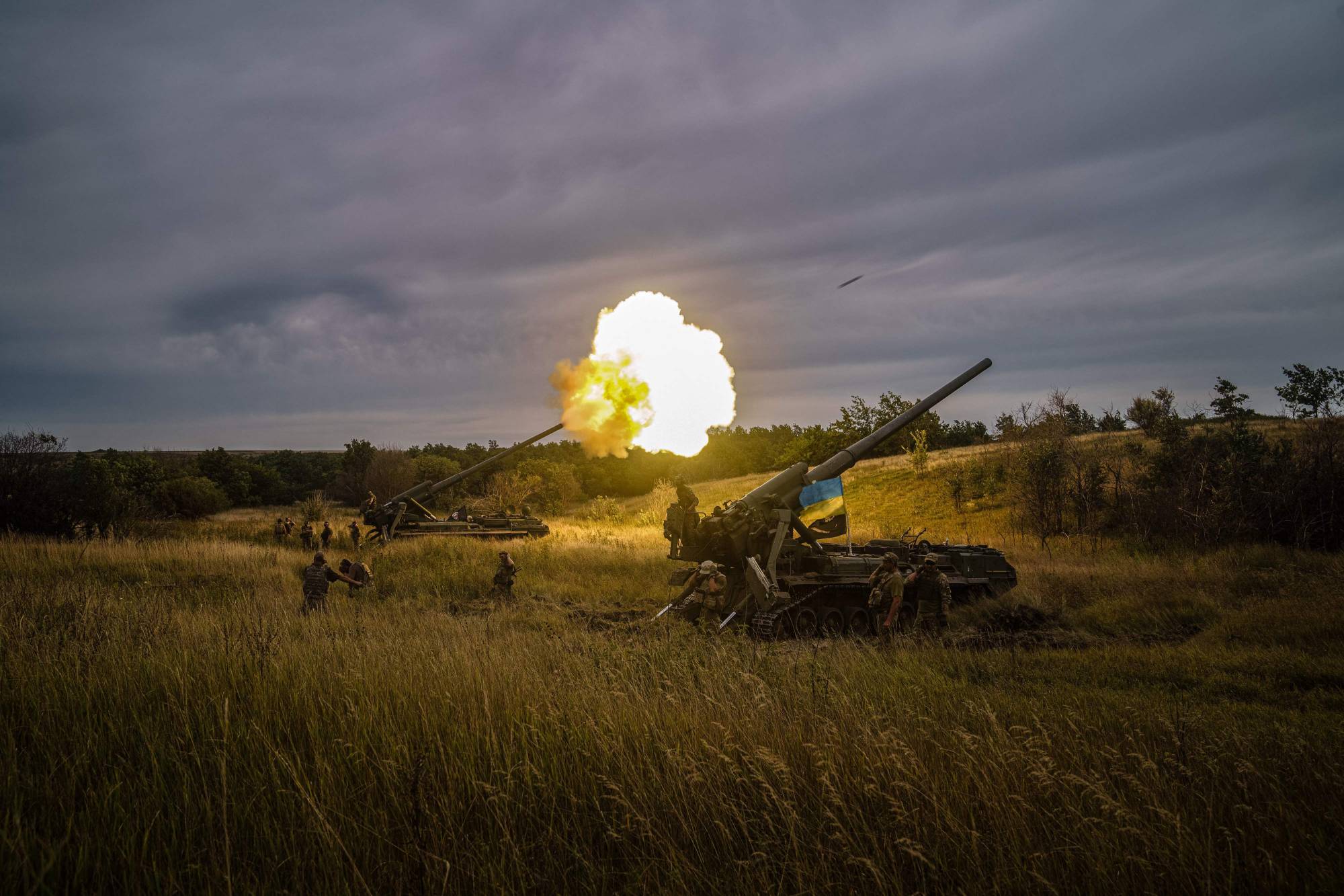 A Ukrainian artillery unit at a position near a front line in the Kharkiv region on Saturday | AFP-Jiji