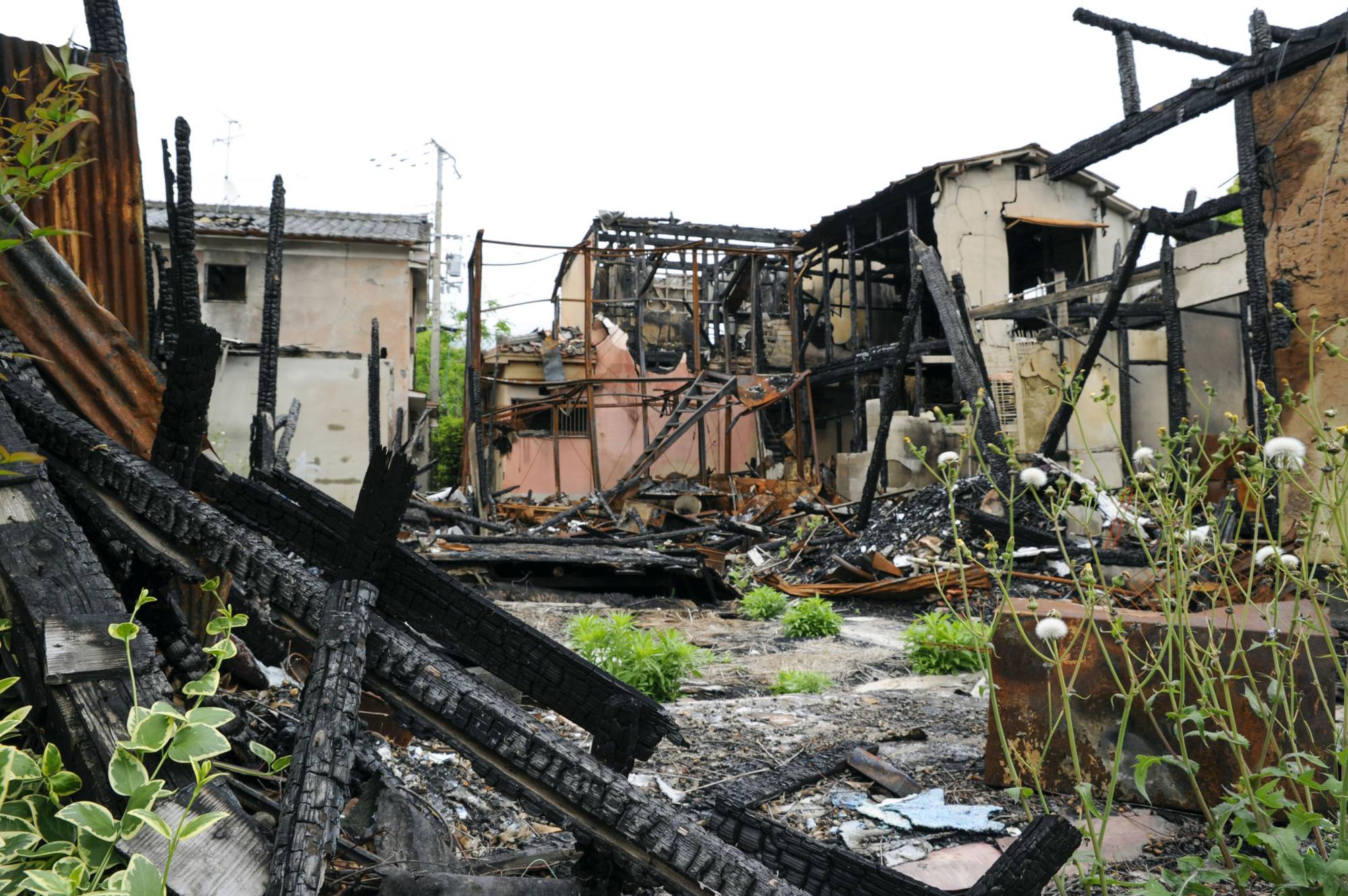 Damaged houses in the Utoro district of Kyoto in April | KYODO 