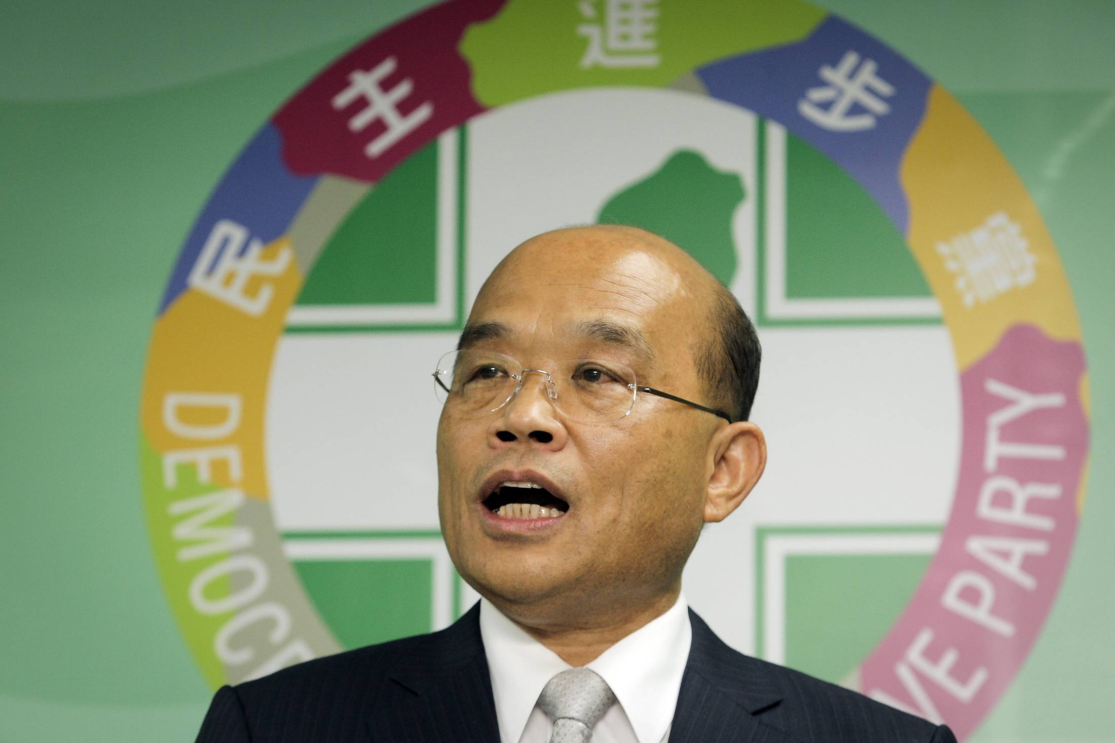Su Tseng-chang gives a speech during a news conference in Taipei in May 2012. Taiwan's military for the first time shot down an unidentified civilian drone that entered its airspace near an islet next to the Chinese city of Xiamen on Thursday. | REUTERS
