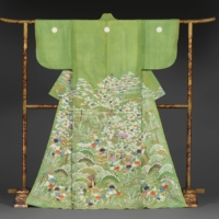 A summer robe (\"hito-e\") from the Edo Period (1615–1868) depicting a court carriage and waterside scene | © THE METROPOLITAN MUSEUM OF ART, PHOTO BY PAUL LACHENAUER
