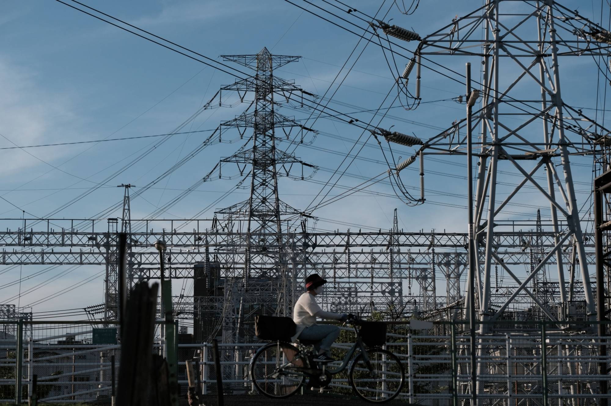 With higher energy costs coupled with a weak yen, Japanese households may see much higher electricity bills this winter. | BLOOMBERG