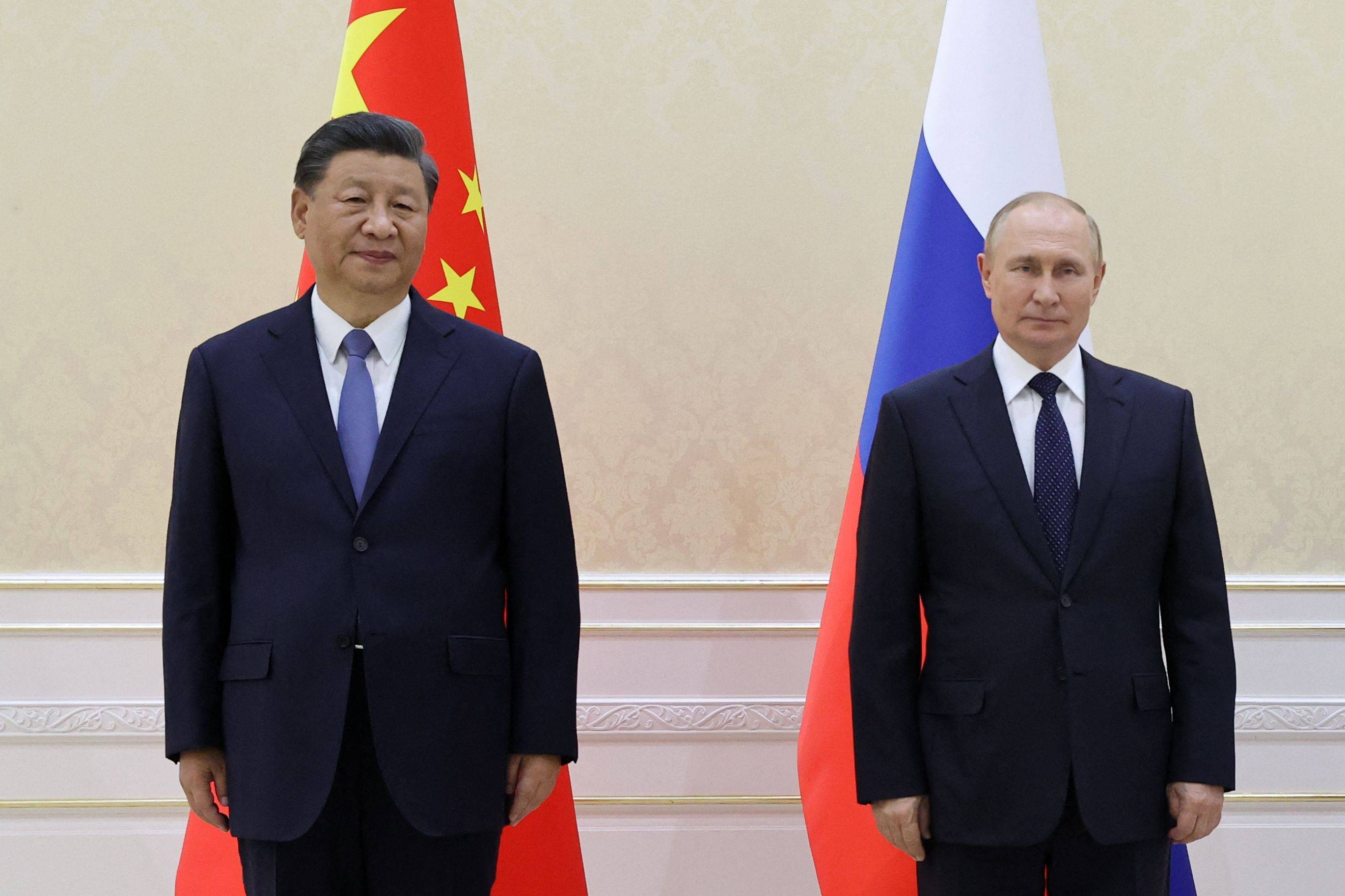 Chinese leader Xi Jinping and Russian President Vladimir Putin in Samarkand, Uzbekistan, on Thursday | SPUTNIK / VIA AFP-JIJI