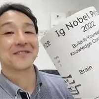 Gen Matsuzaki, professor at Chiba Institute of Technology, attends an online ceremony for the Ig Nobel Prize on Thursday. | KYODO