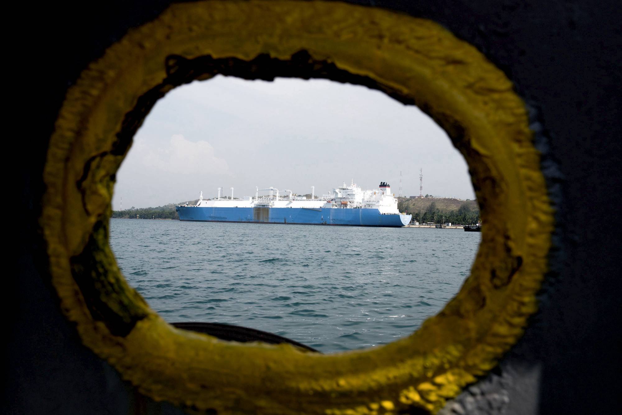 A vessel delivers a cargo of liquefied natural gas to the Arun regasification terminal in North Aceh, Indonesia, in 2015. | REUTERS