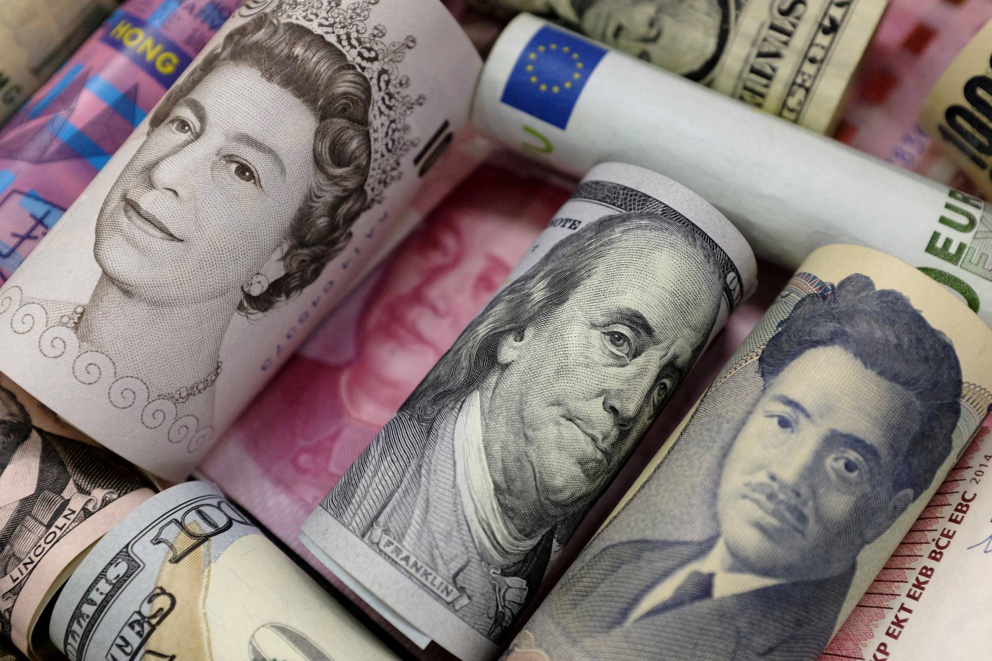 The financial turmoil emanating from Britain and Japan is not yet enough to prompt the U.S. Treasury to intervene to buoy the battered pound or yen, with officials showing no urgency to act. | REUTERS