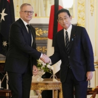 Prime Minister Fumio Kishida and his Australian counterpart Anthony Albanese meet in Tokyo on Sept. 27. | AP / VIA BLOOMBERG