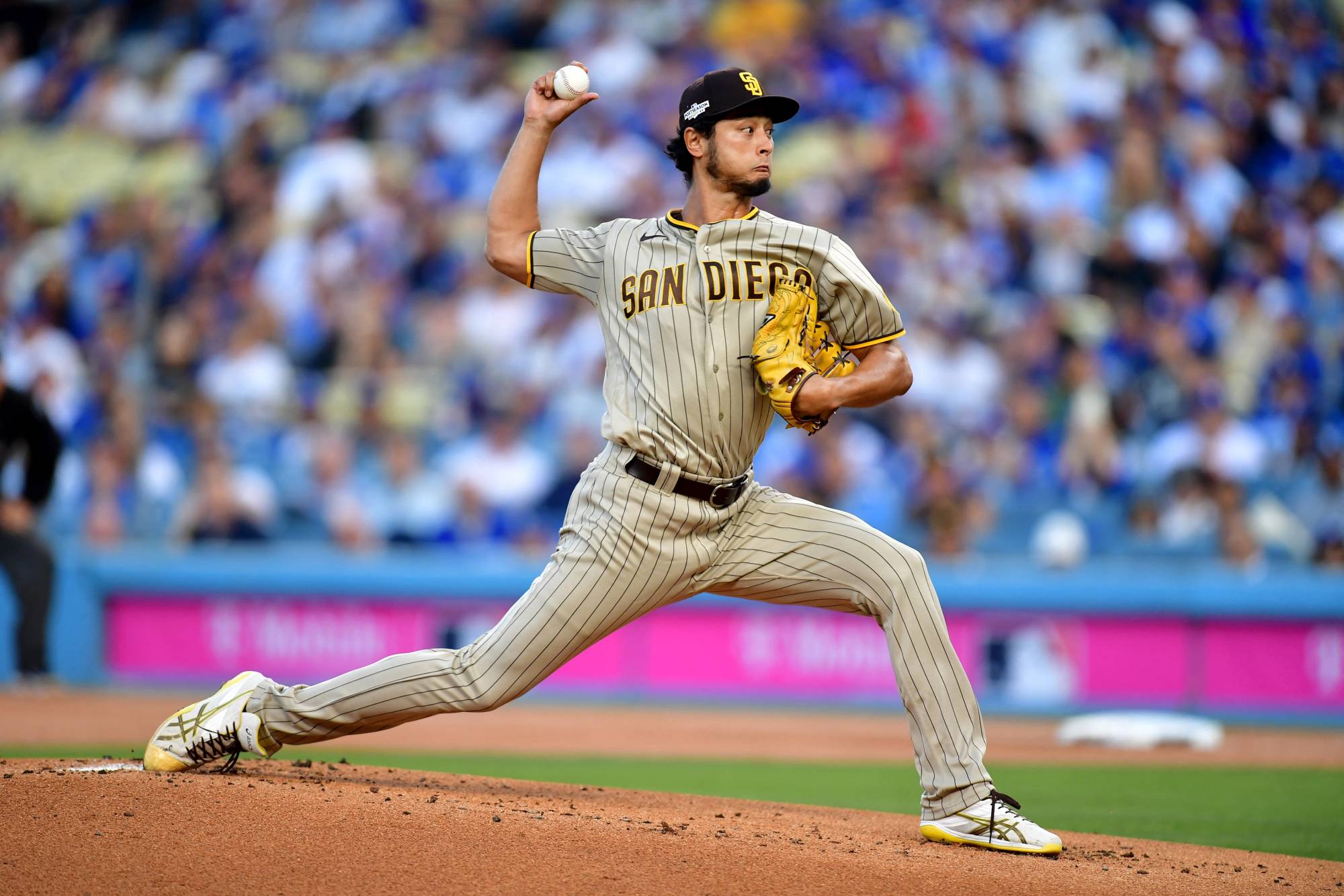 Yu Darvish carries the pitching for the Padres - Líder en deportes