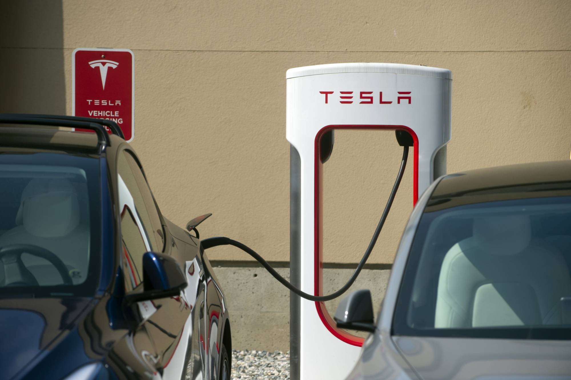 Sumitomo Metal Mining, a supplier for Tesla, is betting on a cheaper type of electric vehicle battery. | BLOOMBERG