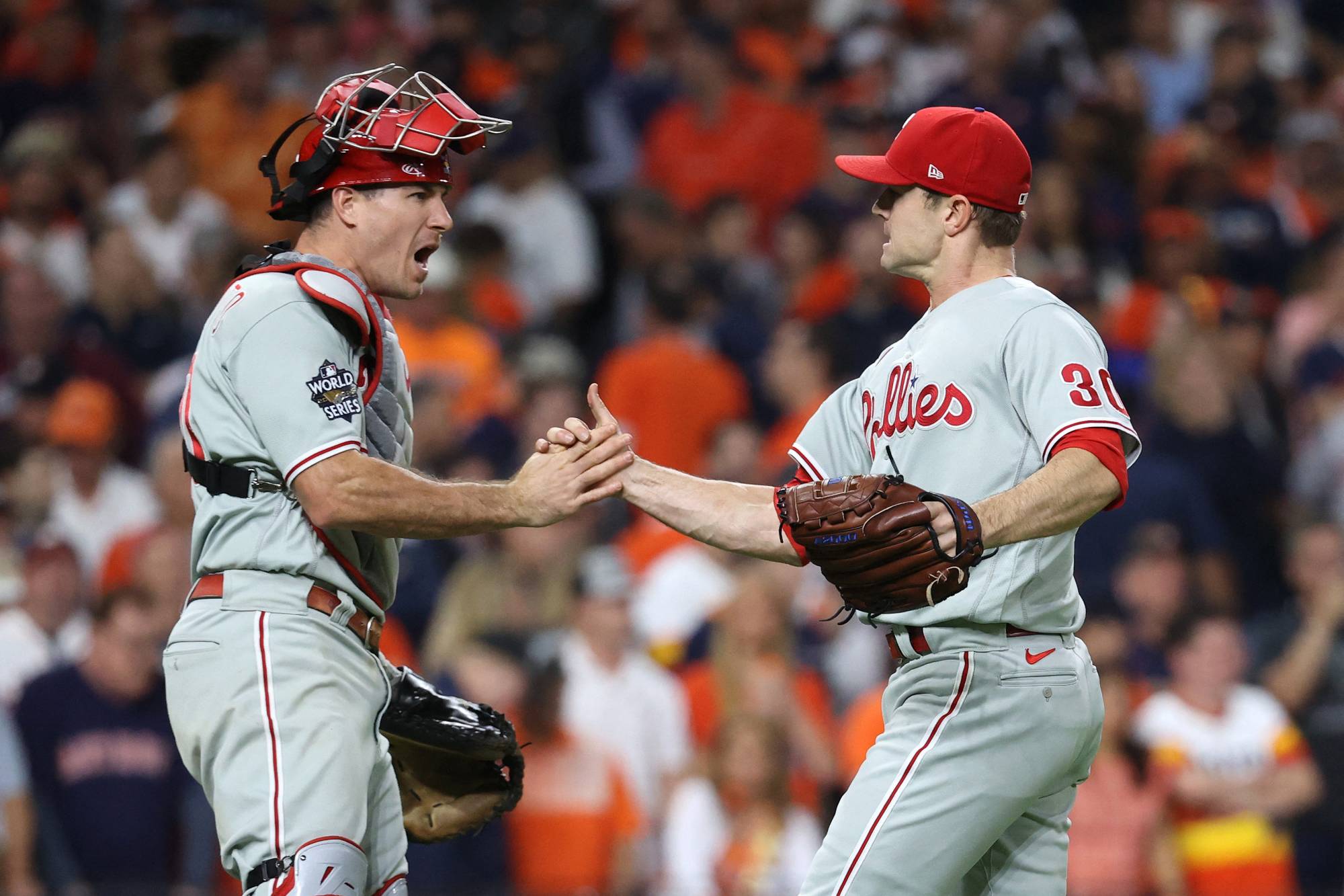 JT Realmuto home run stuns Astros, Phillies control World Series