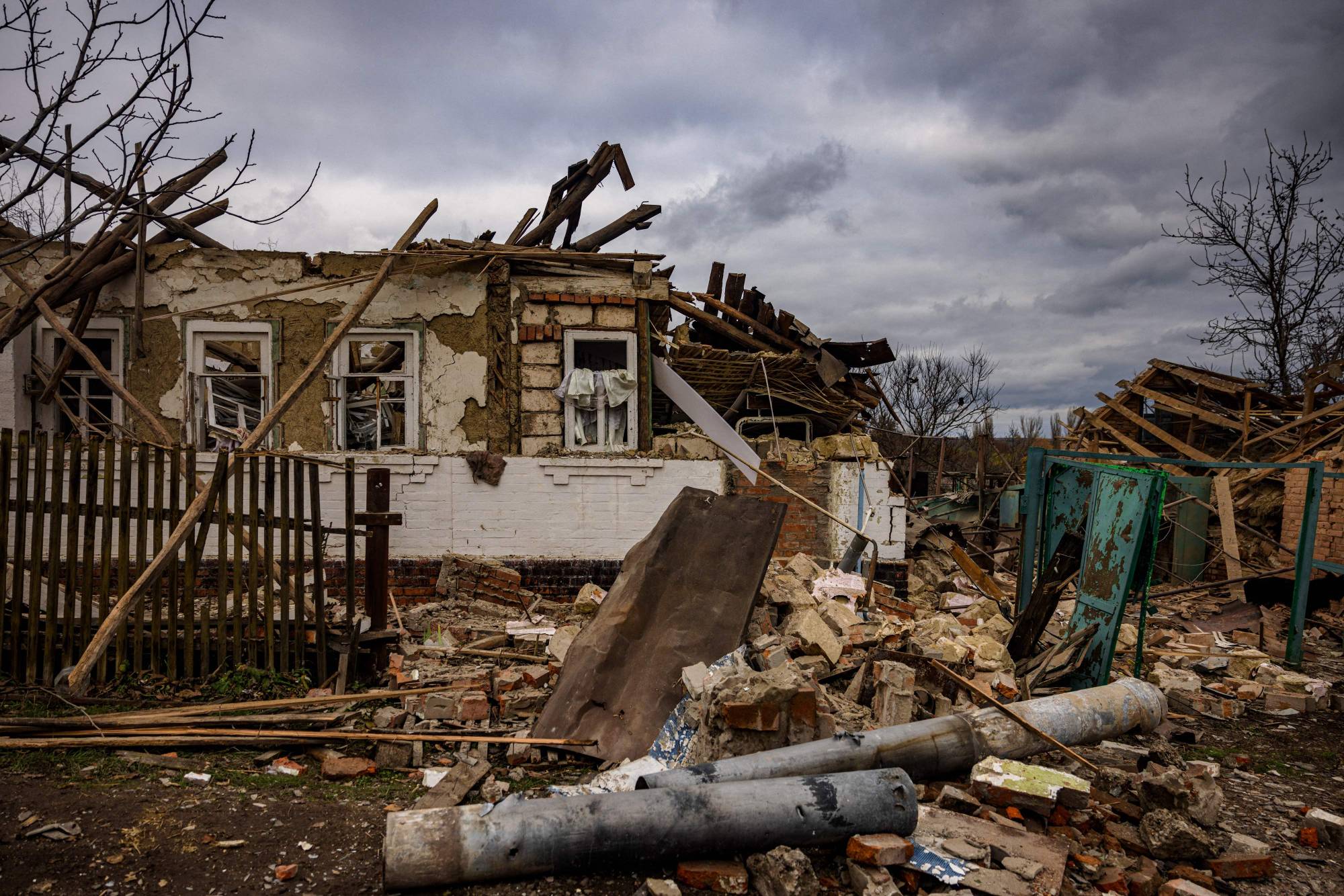 A house in the town of Kupiansk, Kharkiv region, on Thursday, a day after it was destroyed by a missile strike amid the Russian invasion of Ukraine. | AFP-JIJI