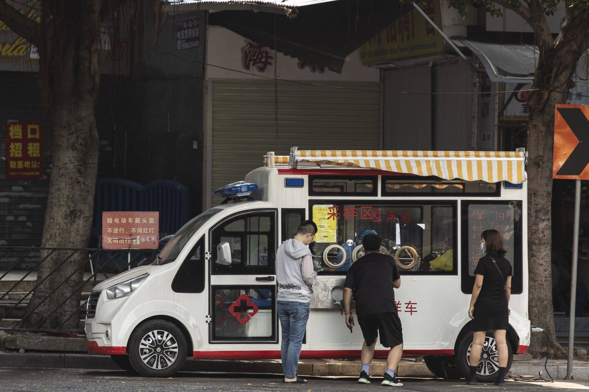 After Chinese President Xi Jinping defended his 'COVID zero' strategy during his congress address in October, investors were left wondering what comes next as the lockdowns and blanket testing that are the hallmark of the policy continued. | BLOOMBERG