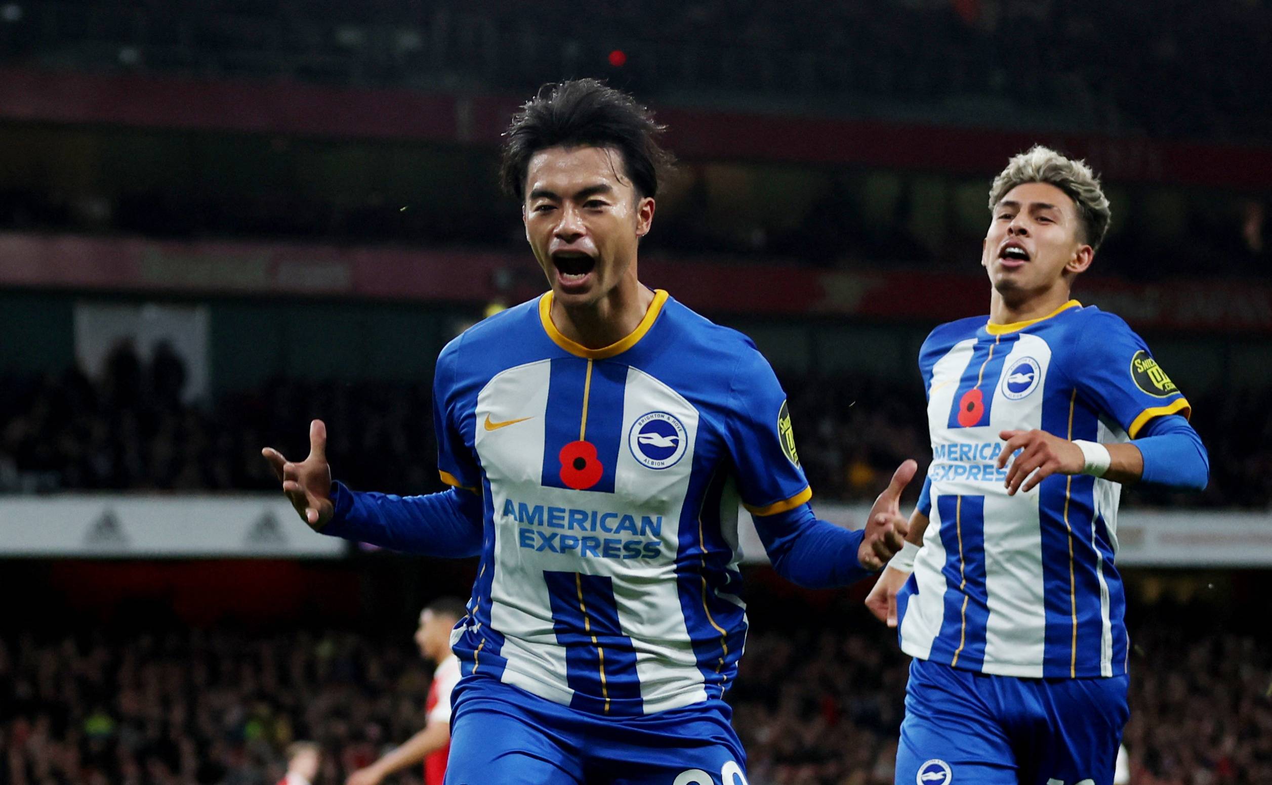 Kaoru Mitoma helps lift Brighton to upset of Arsenal in League Cup