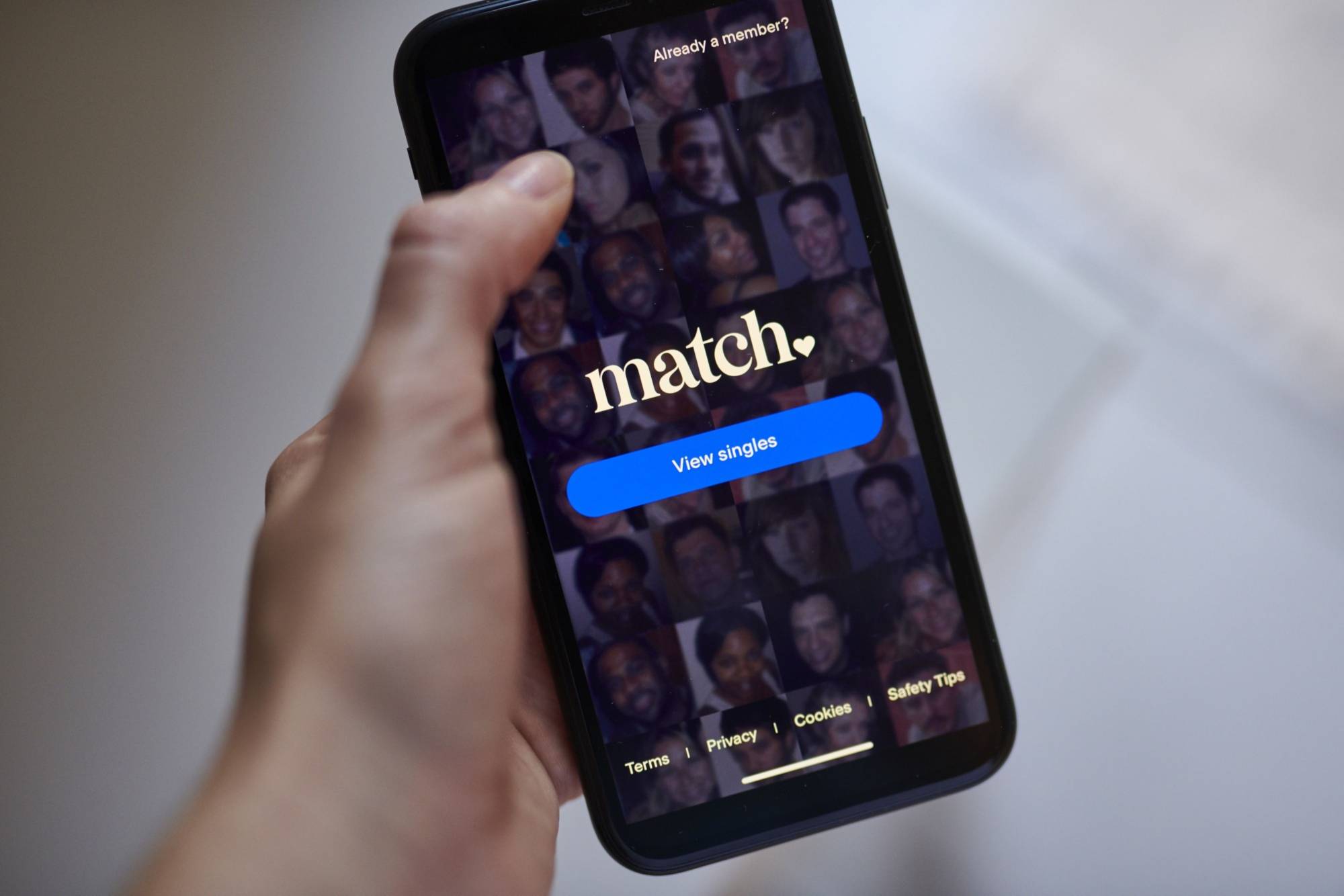 Dating apps have become the most common way for Japanese couples who wed this year to first meet, according to a recent survey by an insurance firm. | BLOOMBERG