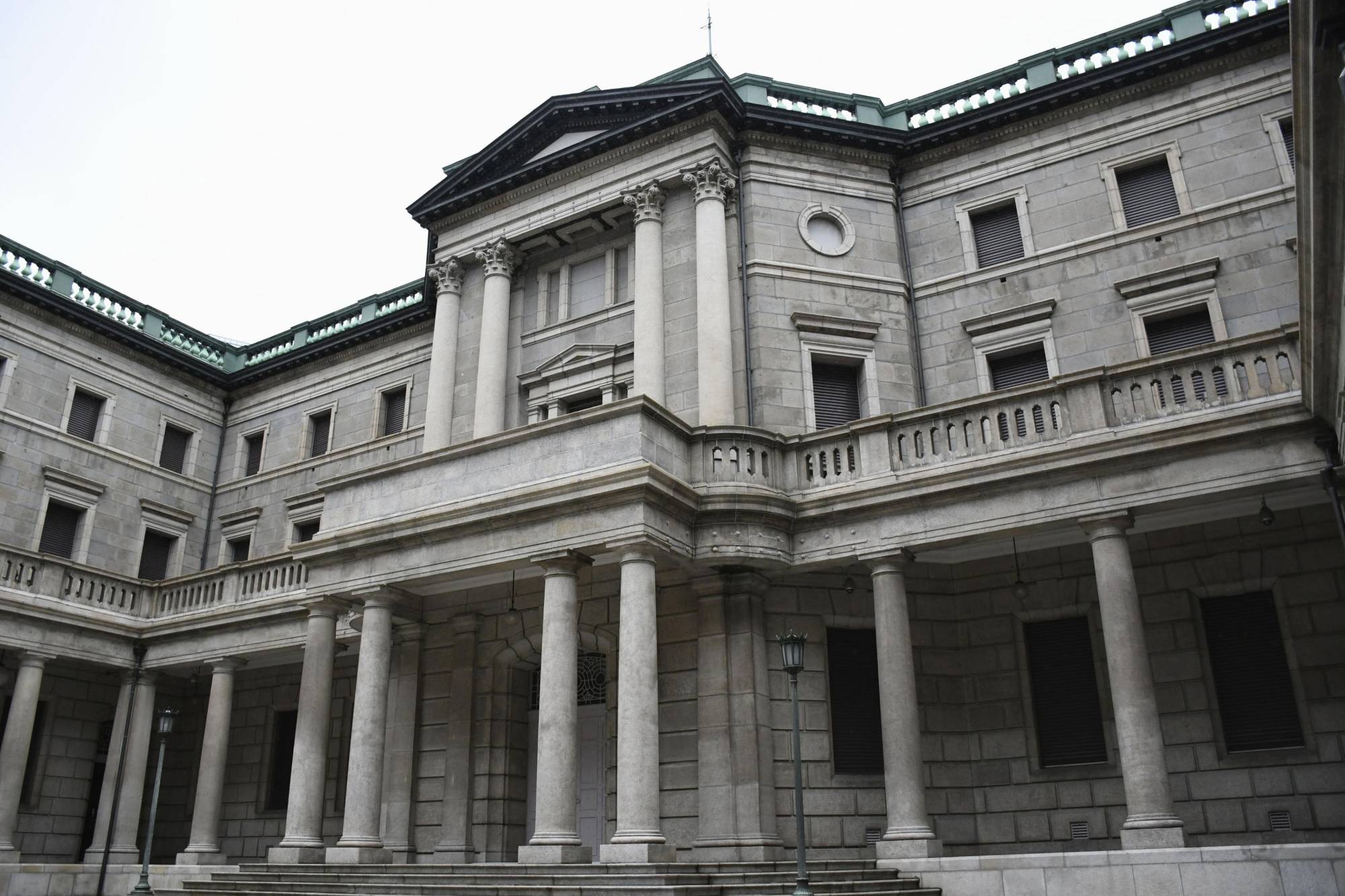 The Bank of Japan will test the feasibility of a digital yen with major Japanese commercial banks next spring. | KYODO