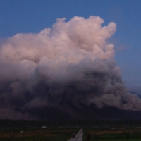 Mount Semeru spews smoke and ash in Lumajang, Indonesia, on Sunday. | AFP-JIJI