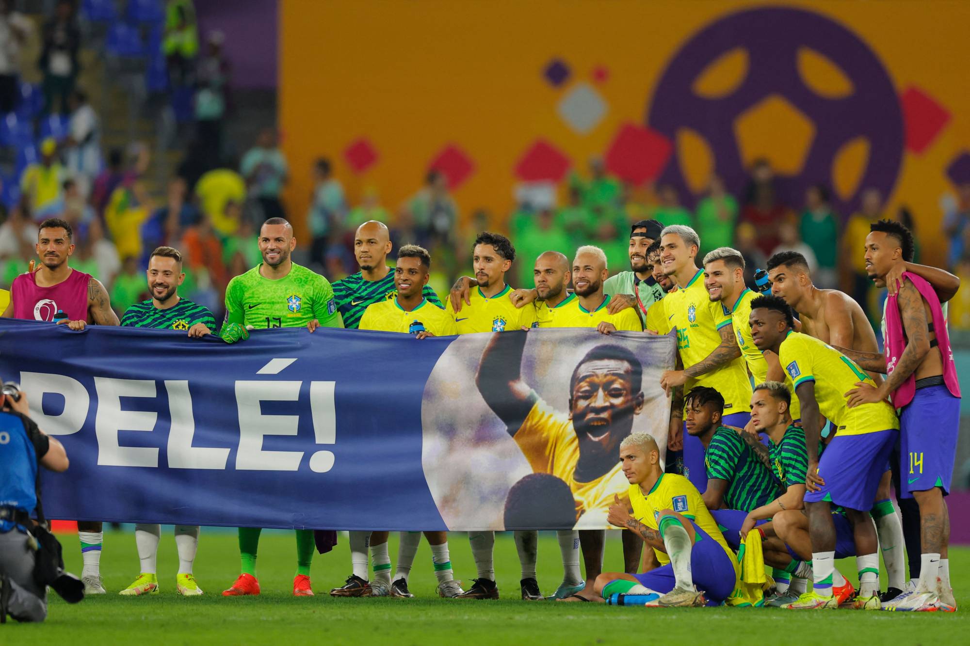 Brazil dedicate World Cup win to ailing Pele