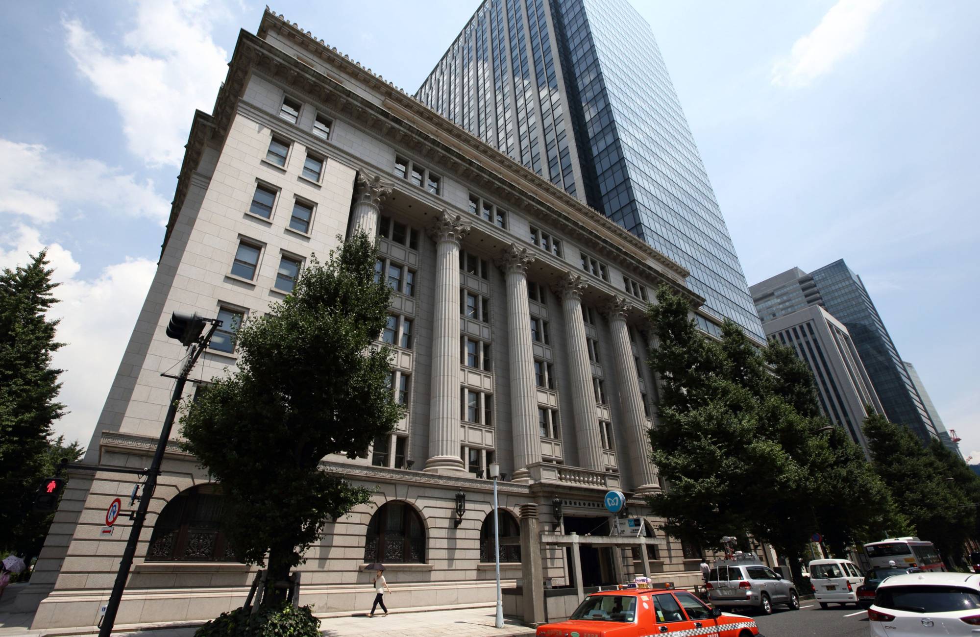 Japan's life insurance firms are selling foreign bonds at a record pace. | BLOOMBERG