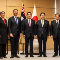 (From left) Australia\'s Foreign Minister Penny Wong, Australia\'s Defense Minister Richard Marles, Prime Minister Fumio Kishida, Foreign Minister Yoshimasa Hayashi and Defense Minister Yasukazu Hamada pose for pictures during a meeting in Tokyo on Friday. | POOL / VIA REUTERS
