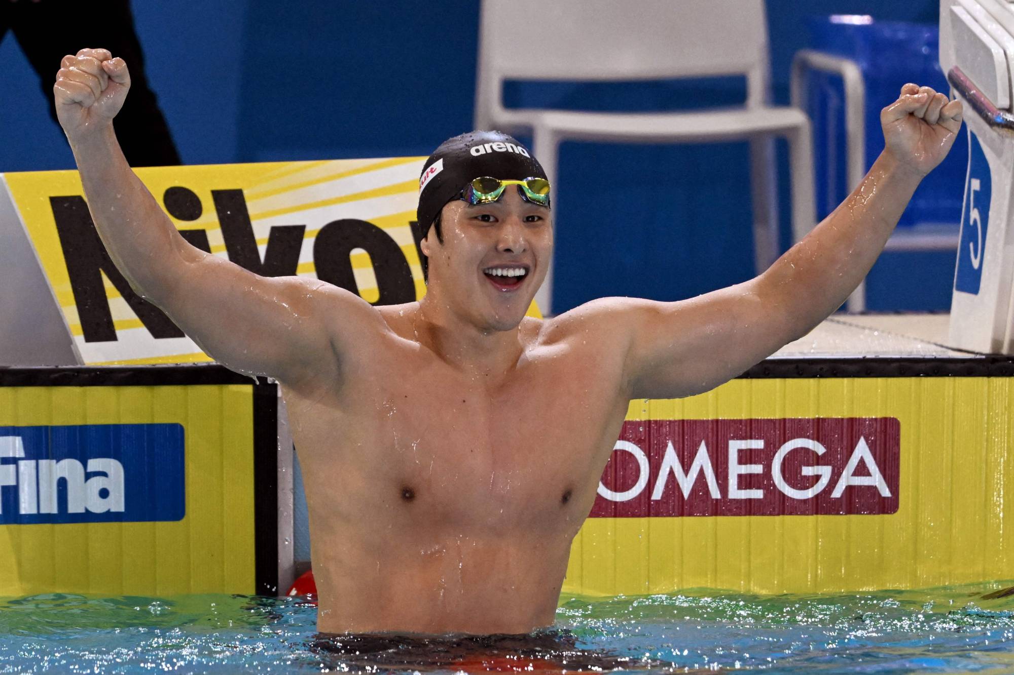 Daiya Seto celebrates Saturday after winning gold in the men's 400-meter individual medley final at the FINA World Swimming Championships 2022 in Melbourne. | AFP-JIJI