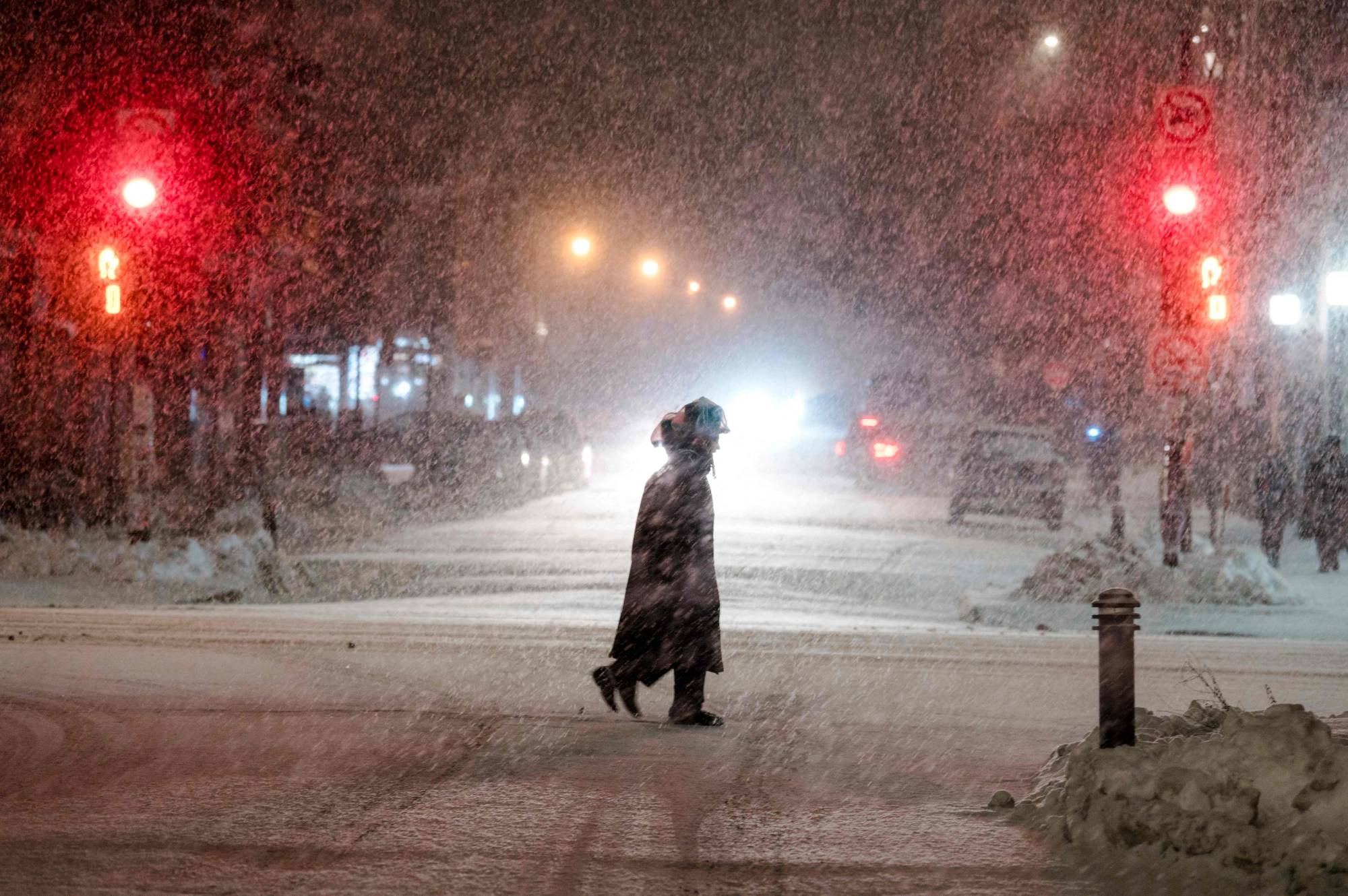 Historic' snow blankets parts of Midwest, disrupts travel