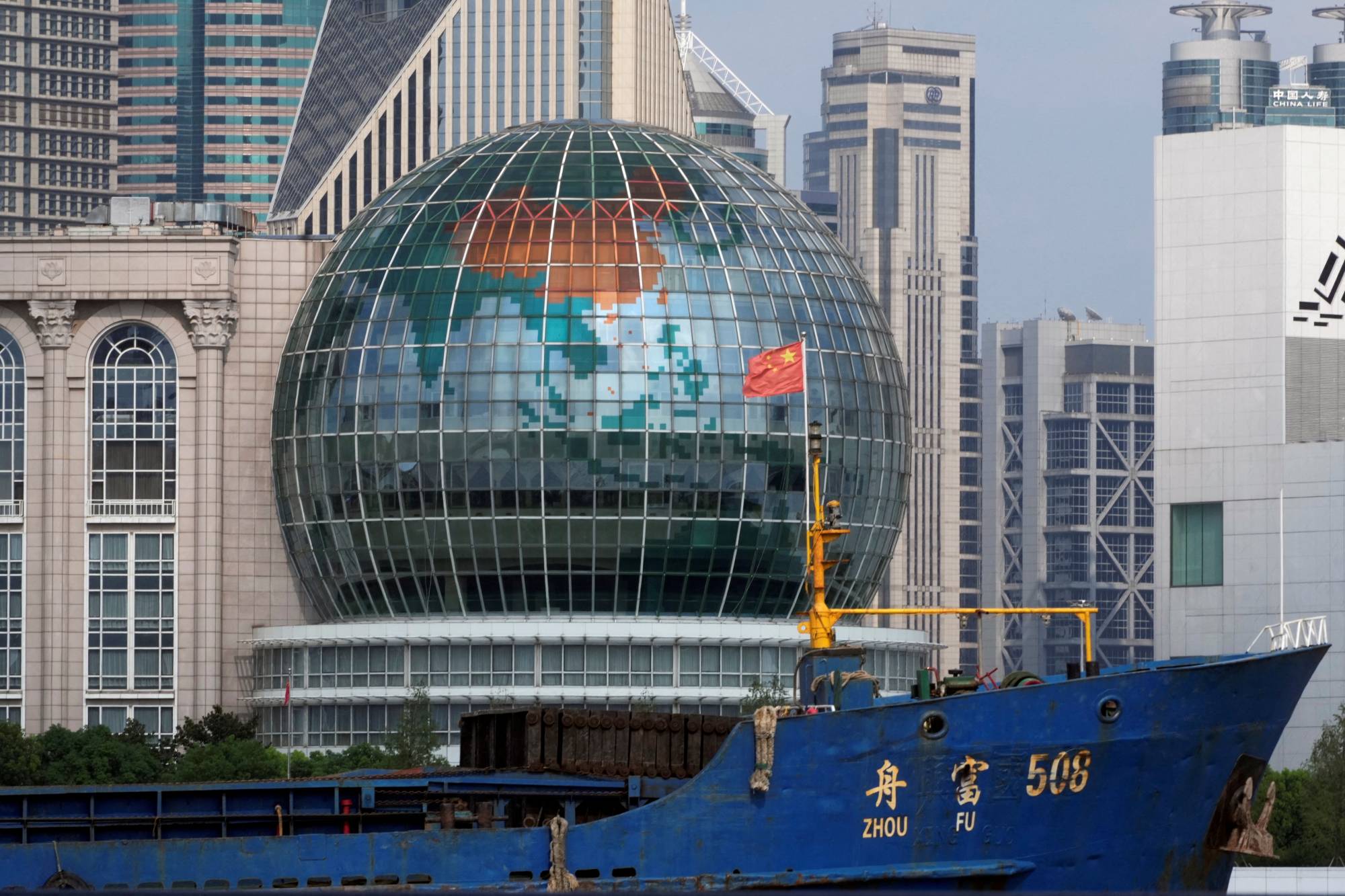 China, the world's top oil importer, has continued buying Russian oil despite Western sanctions. | REUTERS