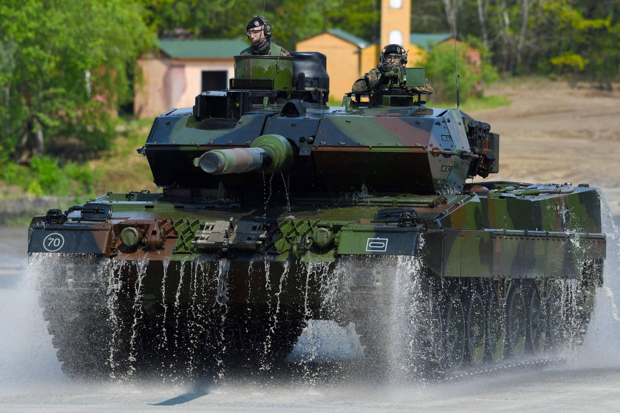 Ukraine sent newly received Challenger 2 tanks to frontline