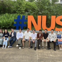 Commemorative photo on the campus of NUS | MUTSU CITY