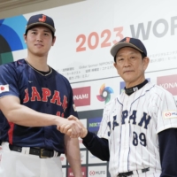 Angels Two-way star Shohei Ohtani (left) will join Hideki Kuriyama\'s Samurai Japan squad shortly before its World Baseball Classic campaign begins on March 9. | KYODO
