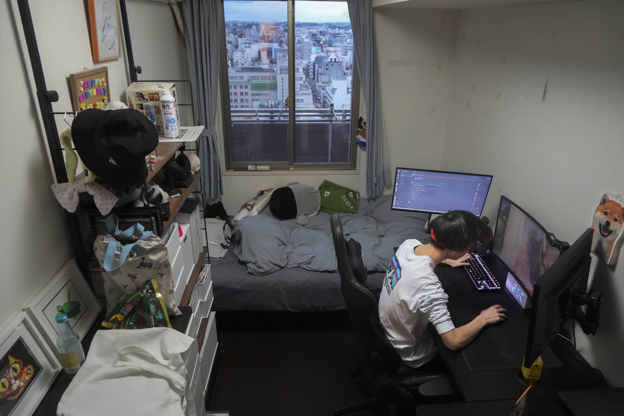 Wataru Yoshida started going to Japan's first esports high school after dropping out of school during the pandemic. | Chang W. Lee / The New York Times 