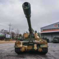 A K9 howitzer at a test site for Hanwha Aerospace, South Korea’s largest defense contractor, in Changwon, South Korea.  | JUN MICHAEL PARK / THE NEW YORK TIMES