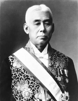 A portrait taken prior to 1921 of Takashi Hara, the 'Great Commoner' who served as the fourth prime minister of Japan. | KINSEI MEISHI SHASHIN VOL. 1 (1934-35)/ PUBLIC DOMAIN 