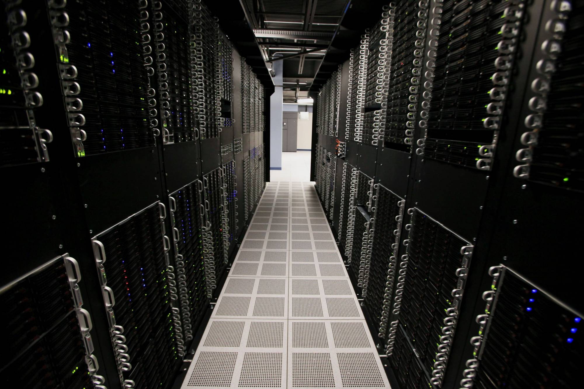 Servers and hard drives for AI | Bloomberg 
