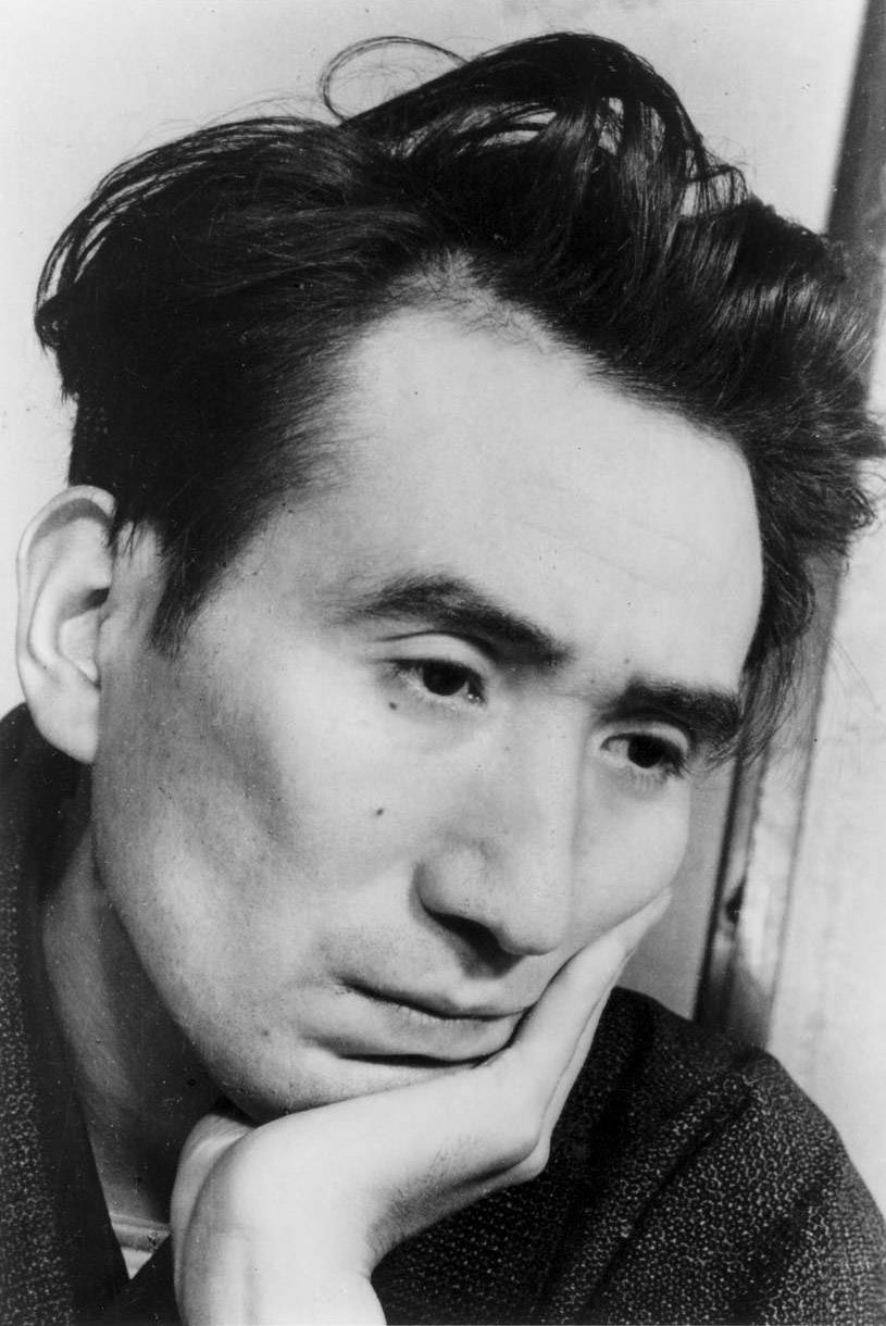 While Osamu Dazai’s modern classic novel “No Longer Human” and its predecessor “The Flowers of Buffoonery” share a protagonist and closely mirror the tragedies in the author’s life, the early novella strikes a lighter tone. | SHIGERU TAMURA