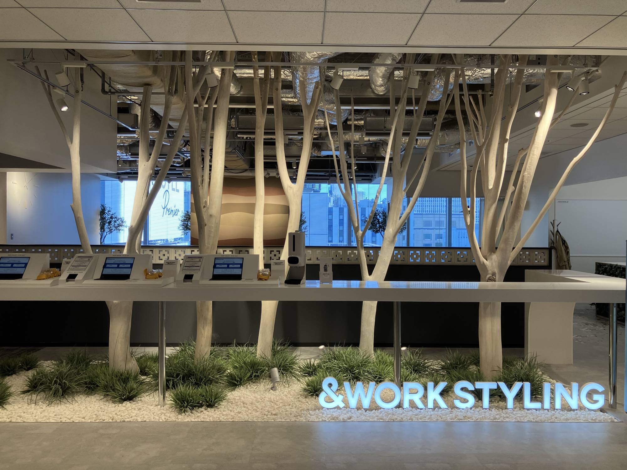 Co-working and shared-office space at Tokyo Midtown Yaesu | Kazuaki Nagata
