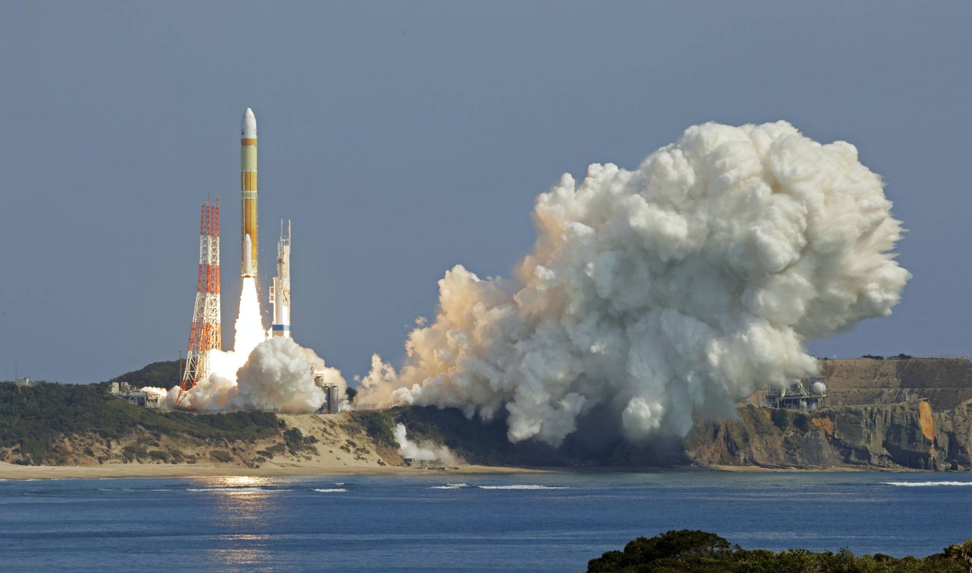 Japan's flagship H3 rocket lifts off from Kagoshima Prefecture on March 7. The rocket was later ordered to self-destruct after an engine failed to ignite. | KYODO