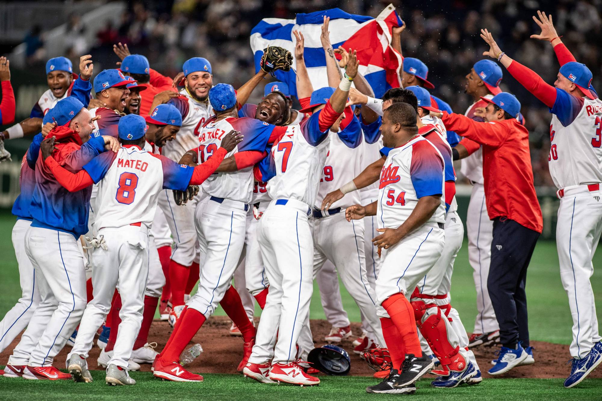 Cuba gets past Australia to reach World Baseball Classic semifinals