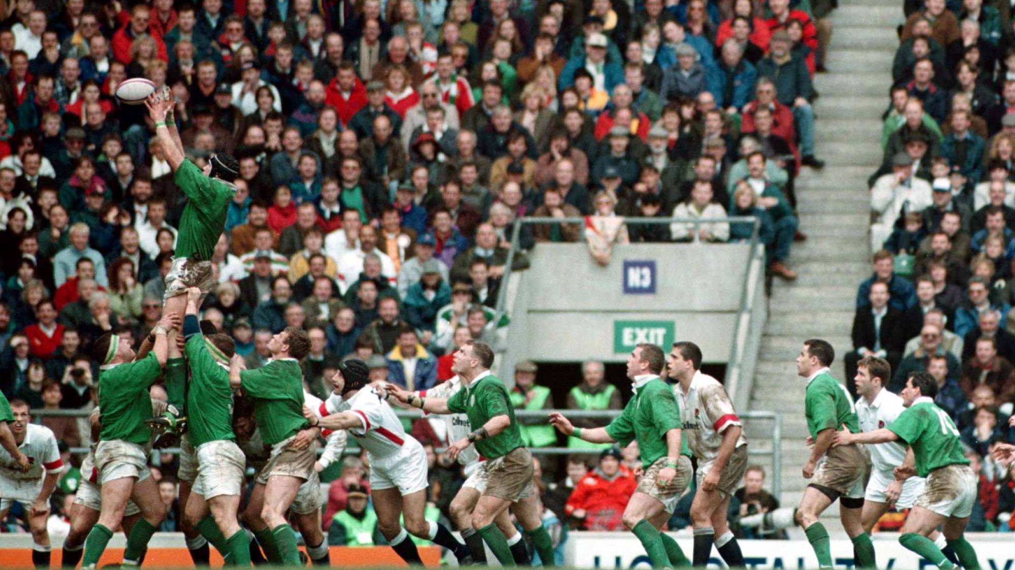 An England versus Ireland rugby match at Twickenham in London in April 1998 | ACTION IMAGES / VIA REUTERS
