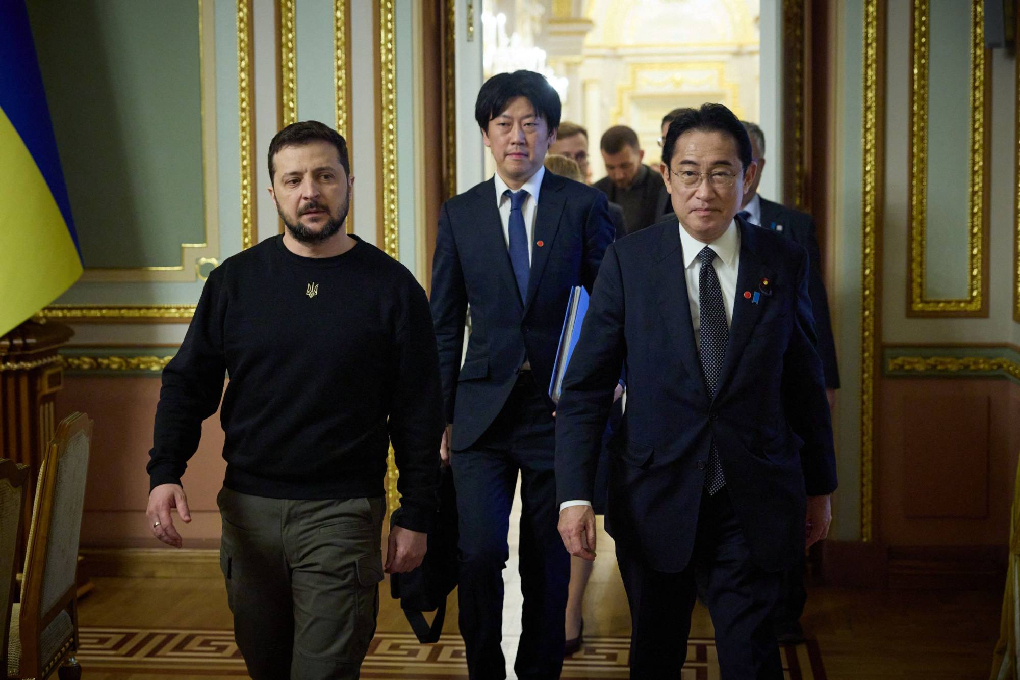 Ukrainian President Volodymyr Zelenskyy and Prime Minister Fumio Kishida arrive for a meeting at Mariinsky Palace in Kyiv on Tuesday. | UKRAINIAN PRESIDENTIAL PRESS SERVICE / VIA AFP-JIJI 