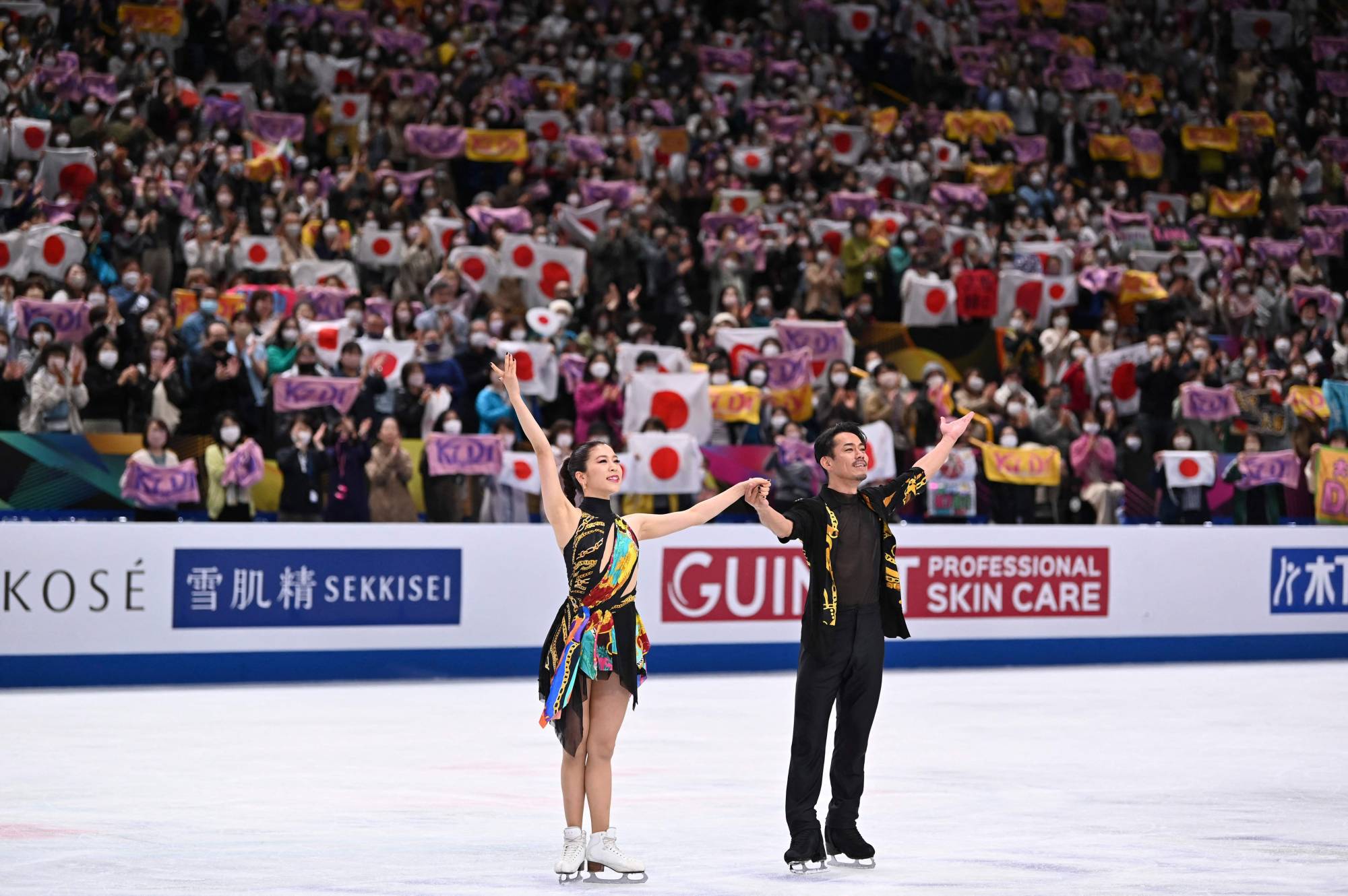 Figure skating fans passion remains strong at Saitama-hosted worlds