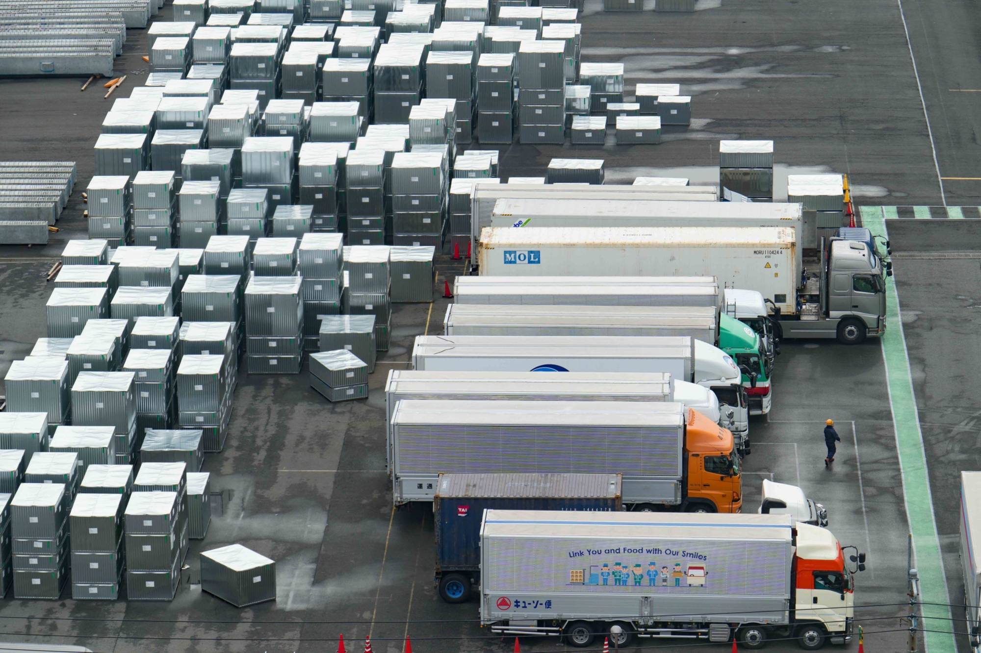 Truck Stops Are in Decline, and Truckers Are Suffering