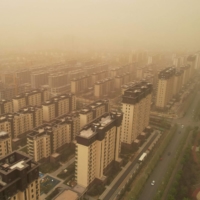 A sandstorm in Linyi, in China\'s eastern Shandong province, on Tuesday | AFP-JIJI