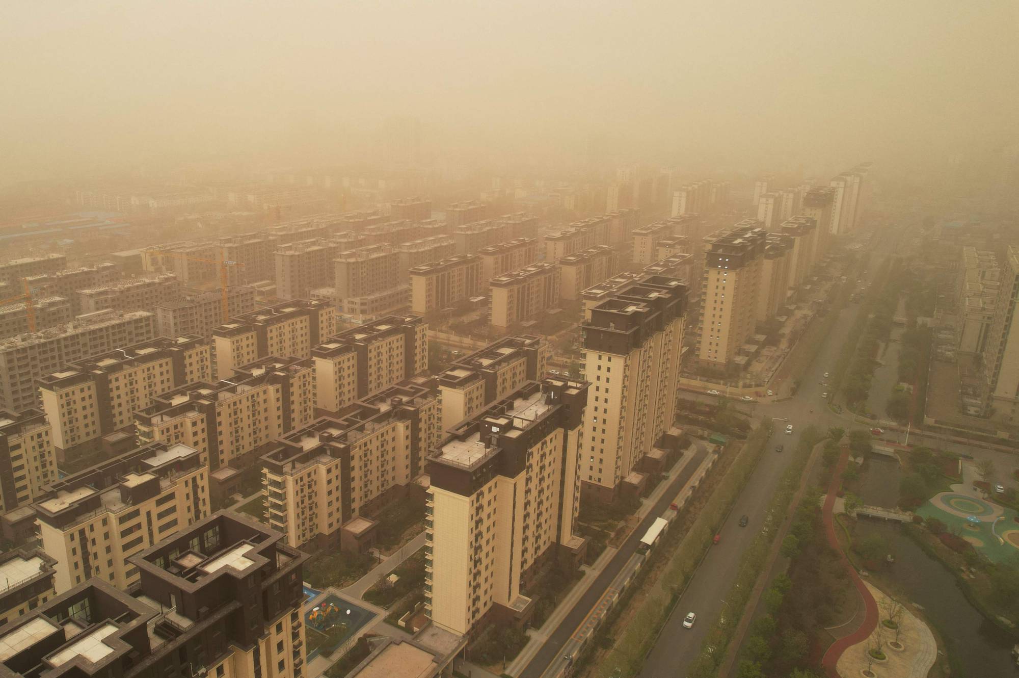 A sandstorm in Linyi, in China's eastern Shandong province, on Tuesday | AFP-JIJI