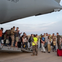 French and other people of other nationalities disembark at a French military air base in Djibouti on Sunday | ETAT MAJOR DES ARMEES / VIA AFP-JIJI