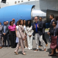 U.S. Vice President Kamala Harris thanks her team before leaving Accra, Ghana, on March 29. | JESSICA SARKODIE / THE NEW YORK TIMES