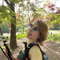 For Ali Foster, filming at bars and other nightlife spots well into the early hours of the morning is more feasible in Japan thanks to how safe she feels as a female streamer. | COURTESY OF ALI FOSTER