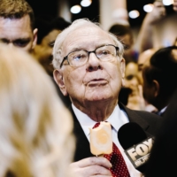 Legendary investor Warren Buffett was on a trip to Tokyo last month for a meeting with executives of Japanese trading companies in which he is raising his stakes. | BLOOMBERG