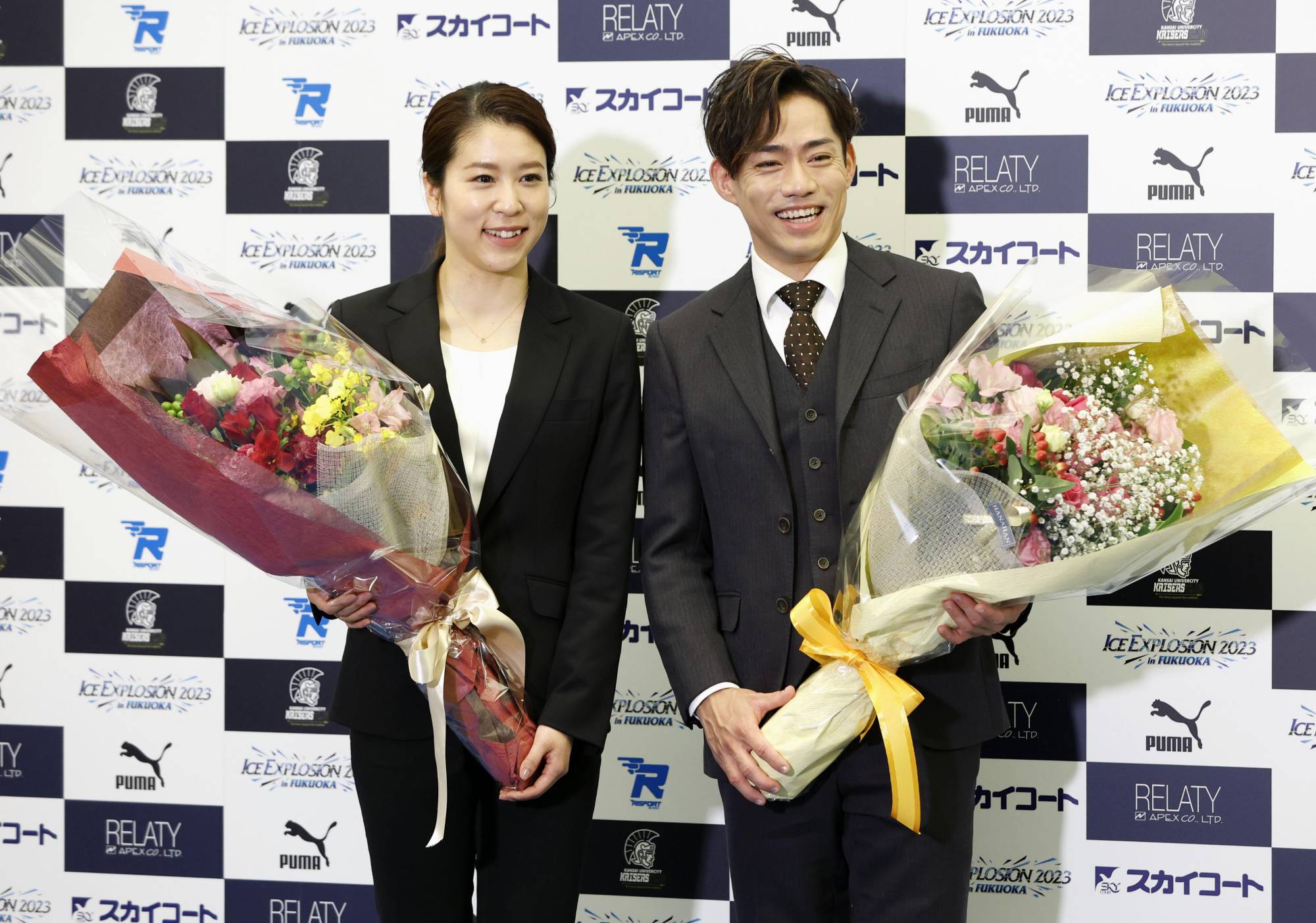 Kana Muramoto (left) says she decided to step down from competition rather than find another partner following Daisuke Takahashi's decision to retire. | KYODO