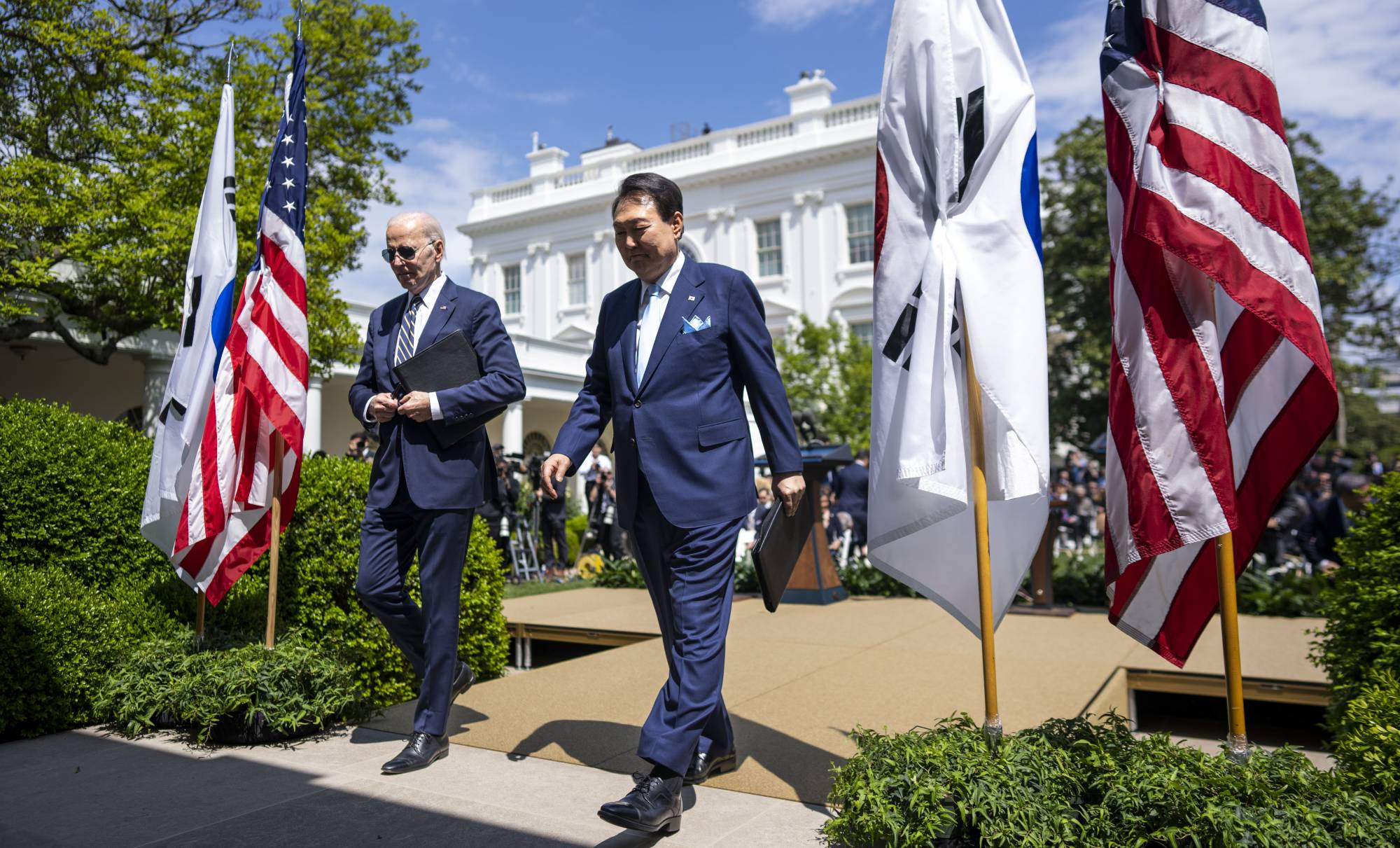U.S. President Joe Biden and his South Korean counterpart, Yoon Suk-yeol, hold a news conference in the Rose Garden of the White House on April 26. | DOUG MILLS / THE NEW YORK TIMES