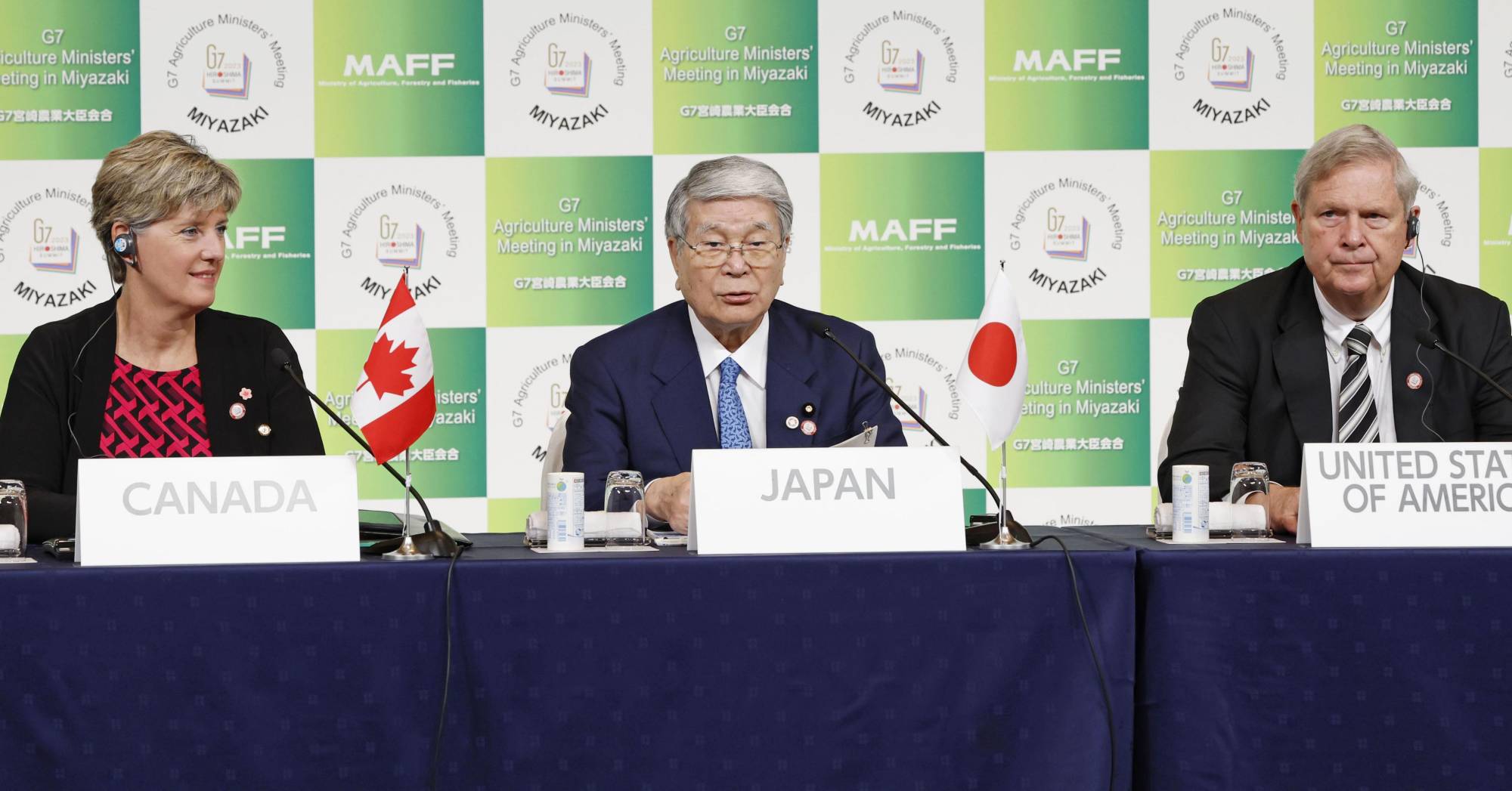 Farm ministers from the Group of Seven industrialized nations attend a news conference in Miyazaki Prefecture last month.  | KYODO 